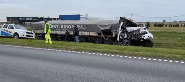 choque-camiones-autopista