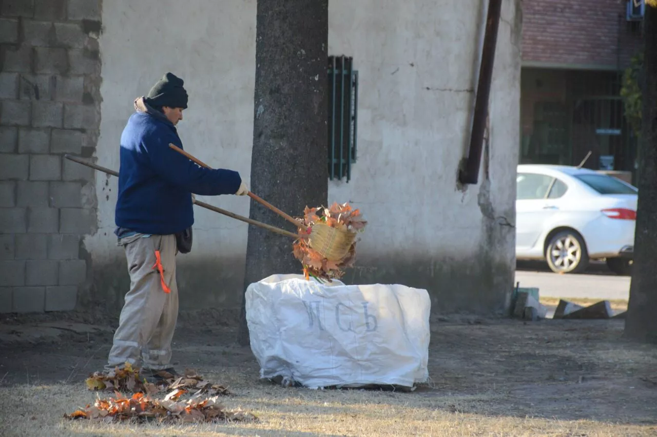 trabajador-municipal-1280x851