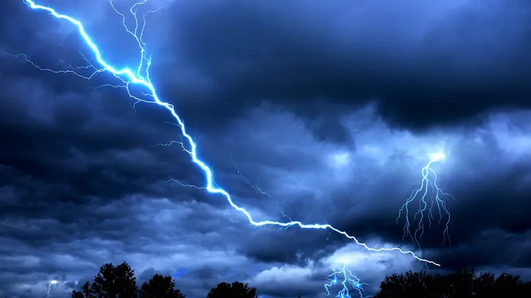 hay-alerta-por-tormentas-y-vientos-fuertes-en-14-provincias-para-este-jueves-8-de-mayo-foto-smn-LW2VB6XQTVE7JO6WYJ3PL34CUE