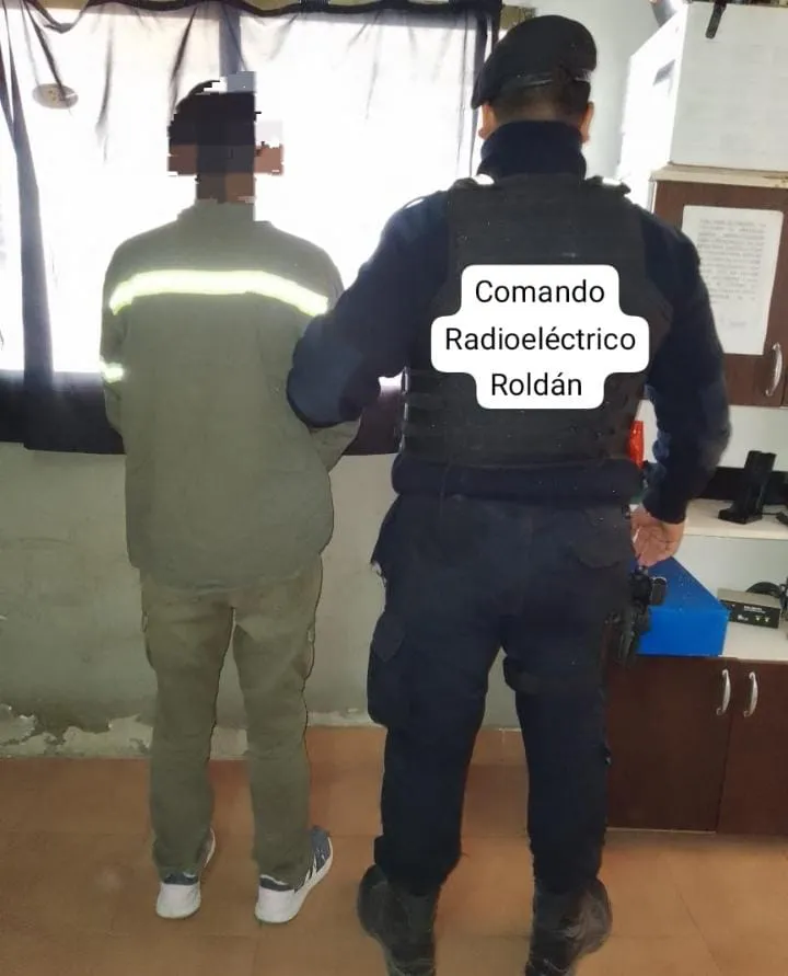 ad77742f-401a-4047-b6c8-b9c8c406fd40