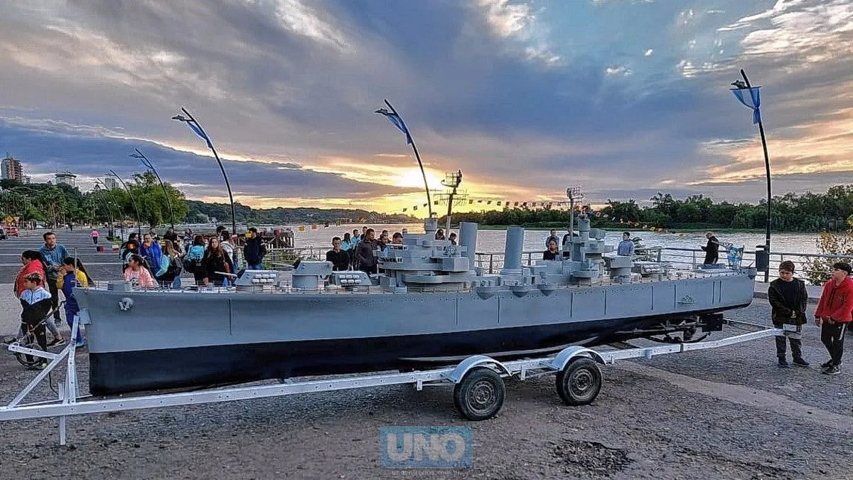 la-replica-del-crucero-general-belgrano-llegara-la-costa-este-viernesjpg