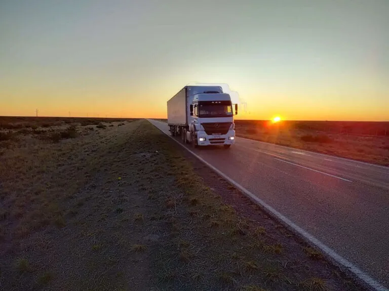 camion-ruta-Argentina-Imagen-Fadeeac-768x576